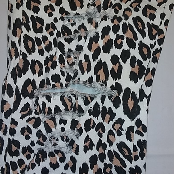 Teen Gs animal print leggings jeans. - Picture 6 of 8
